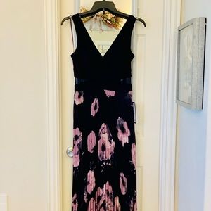 Xscape Mesh-Inset V-Neck Womens Dress Size 8 ~ New W/Tag